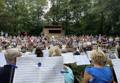 Westerwolds Orkest Schenkt Muzikaal Benefiet aan Voedselbank